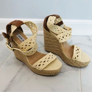 NWOT- Steve Madden Wedges